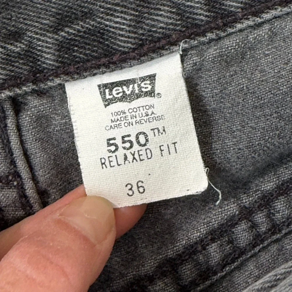 Vintage Levi's 550 Relaxed‎ Fit Denim Shorts Men 34 (Tag 36) Distressed 90s USA